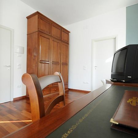 Guest House Domus Urbino Eksteriør bilde