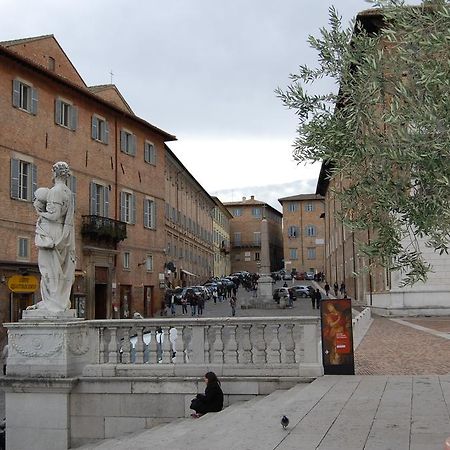 Guest House Domus Urbino Eksteriør bilde