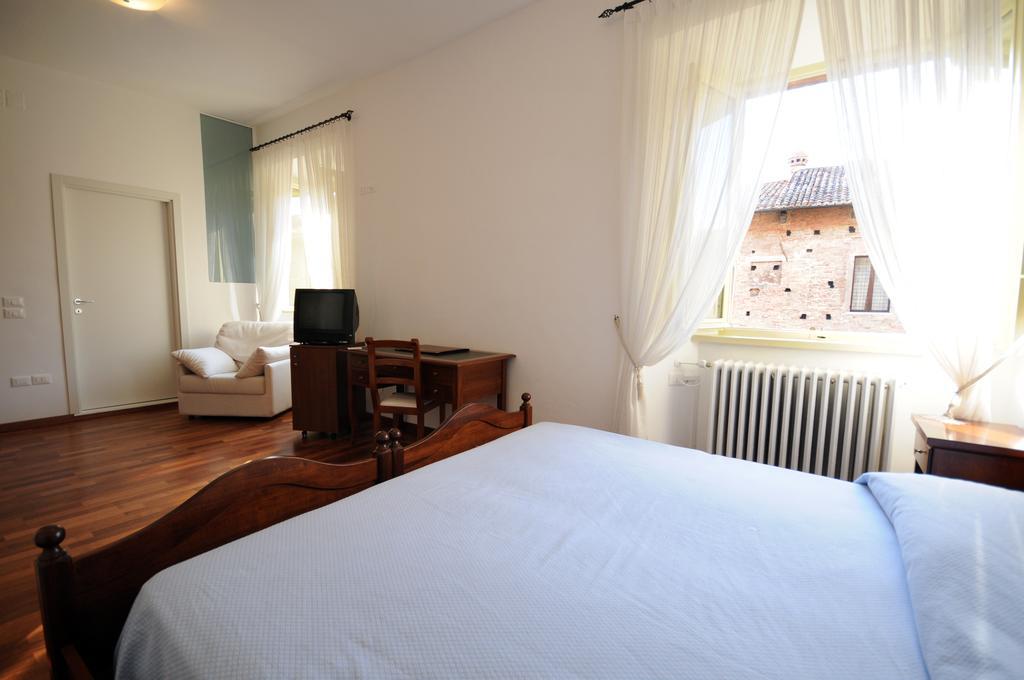 Guest House Domus Urbino Eksteriør bilde