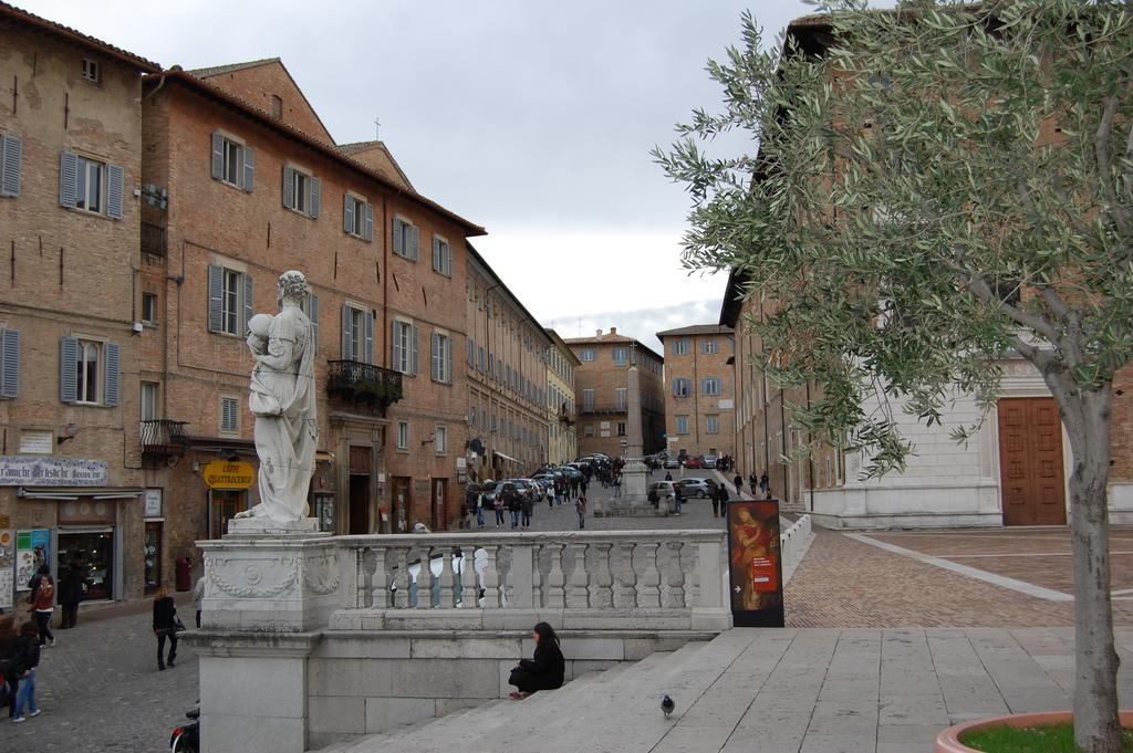 Guest House Domus Urbino Eksteriør bilde