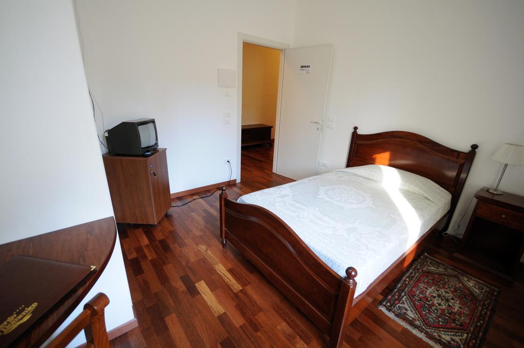 Guest House Domus Urbino Eksteriør bilde